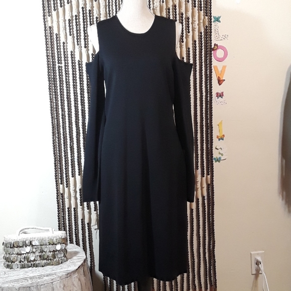 #00056.Classy Eliza Dress - Picture 2 of 14